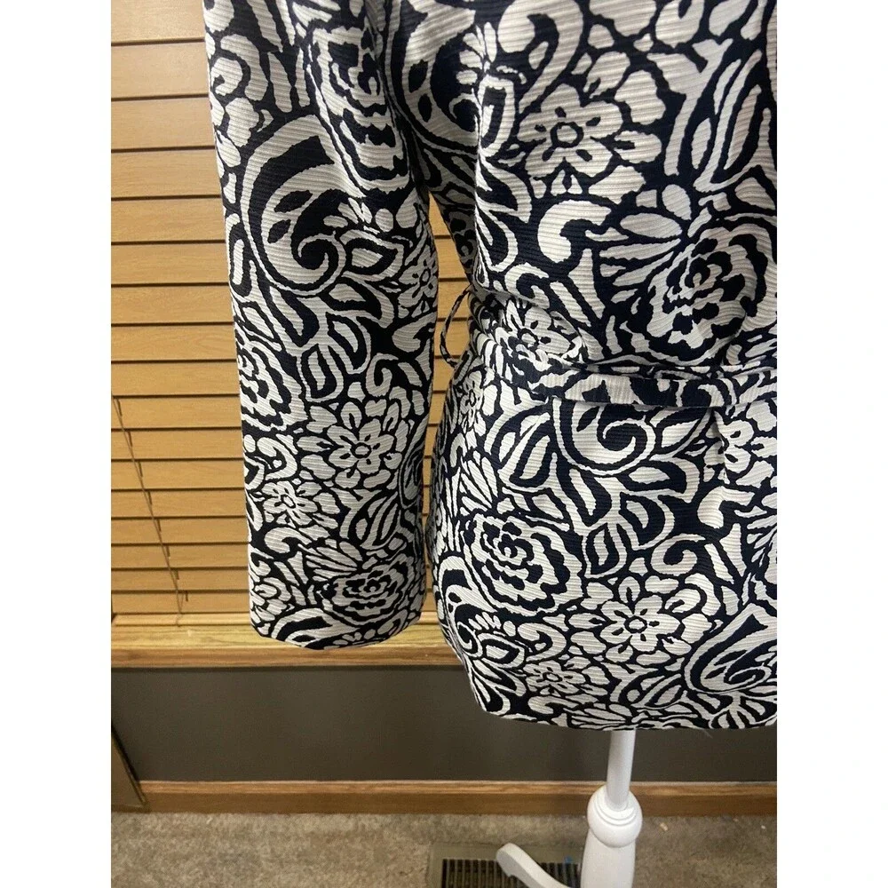 Chicos 0 Women’s  Black And White Psychedelic    Floral Jacket Whimsigoth  Tie